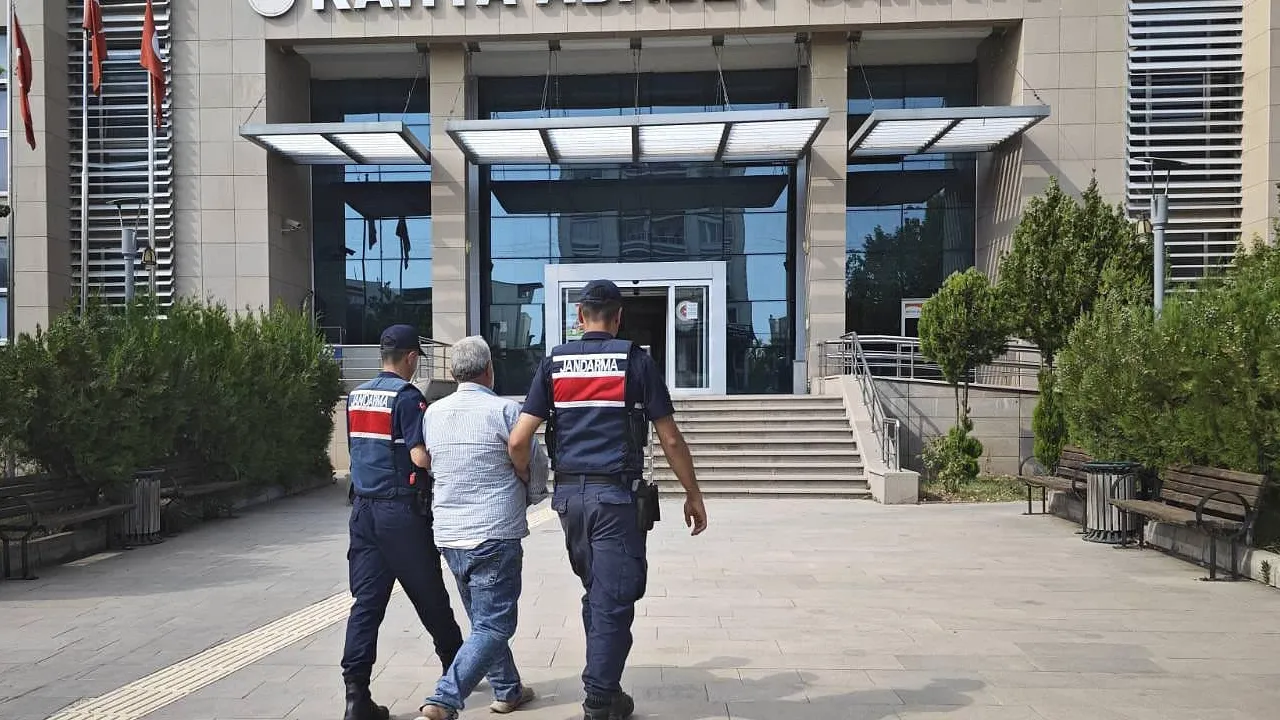 Adıyaman'da uyuşturucu operasyonları... 10 yıl hapis cezalı şüpheli yakalandı
