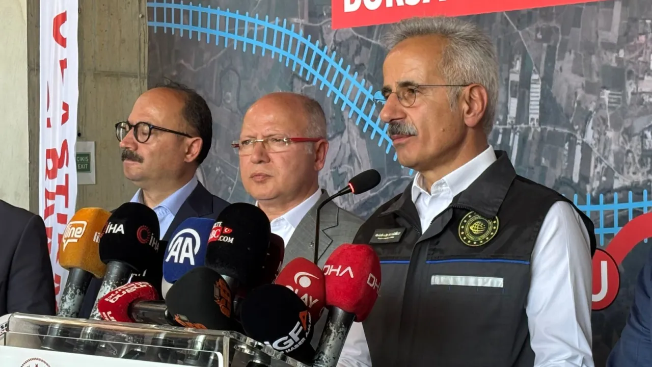 Bakan Uraloğlu açıkladı... Bursa YHT Hattı 2026’da hizmete açılıyor