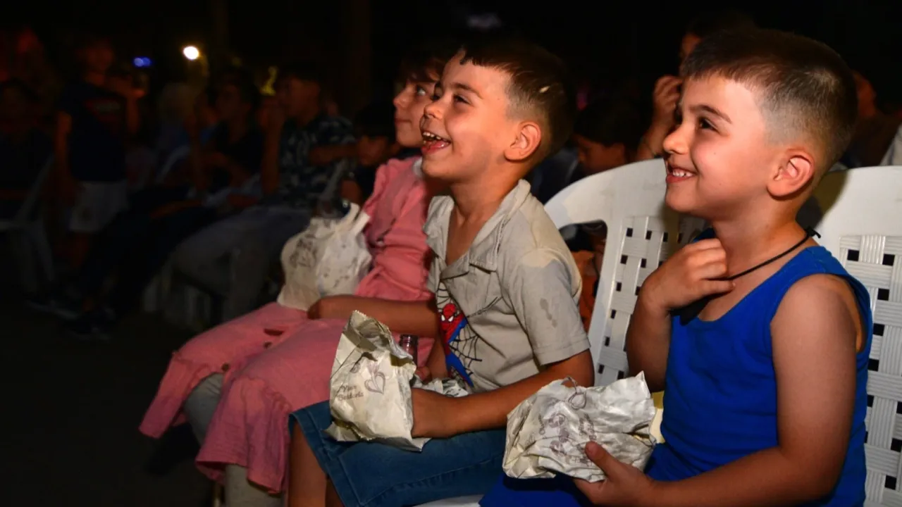 Bornovalılar 'Açık Hava'da gülüyor
