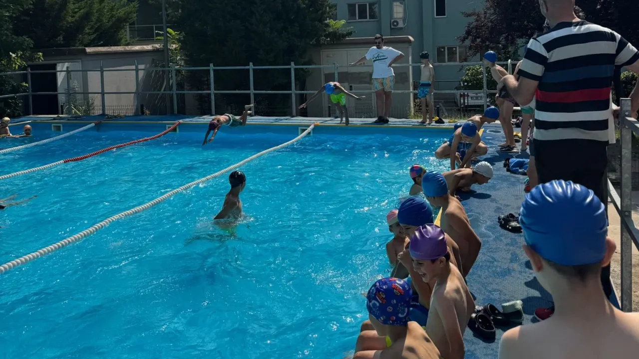 Bursa Sırameşeler Çocuk Evi sakinleri Sukaypark’ta eğlendi