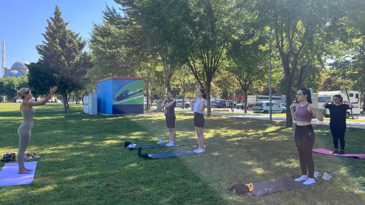 Bursalı mimarlardan 'Parkta Pilates' buluşması