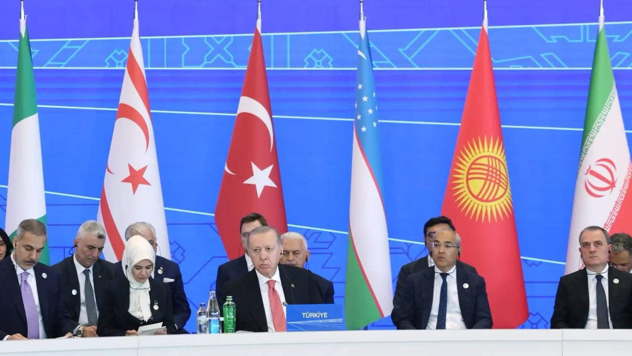 Cumhurbaşkanı Erdoğan, ECO Zirvesi’nde enerji, çevre ve bölgesel barış mesajları verdi
