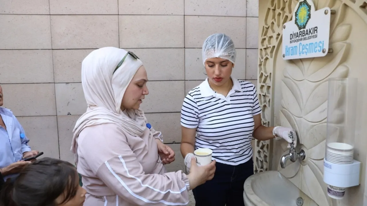 DBB, hastanelerde limonata ikramına başladı