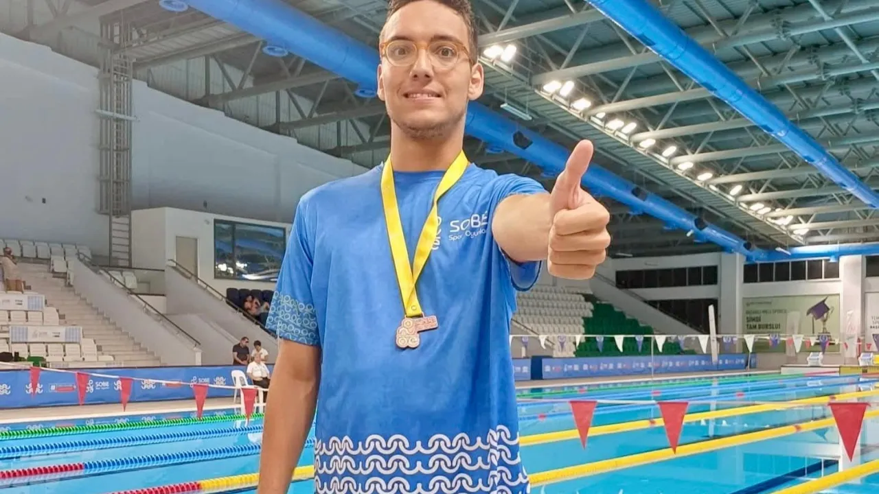 Deniz Can İzmir Narlıdere'nin gururu oldu