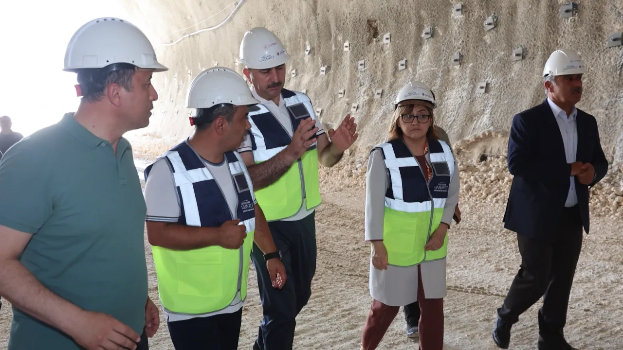 Dülük-OSB Tüneli’nde 425 metre tamamlandı