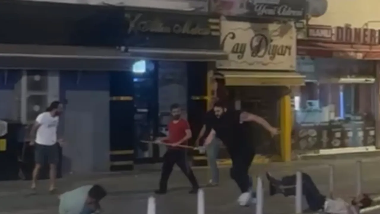Düzce Şerefiye’de sokak ortasında çıkan kavga şaşırttı!