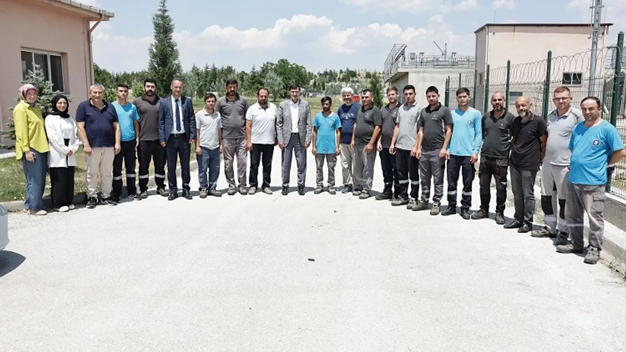 Kütahya'da Arıtma Tesisi personeline Başkan Kahveci morali