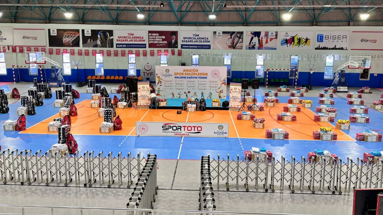 Malatya'da amatör spora malzeme desteği