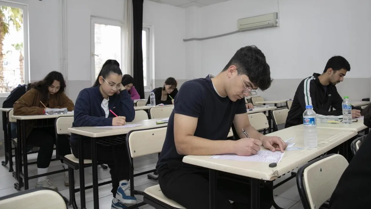 Mersin Büyükşehir’den gençlere eğitimde tam destek