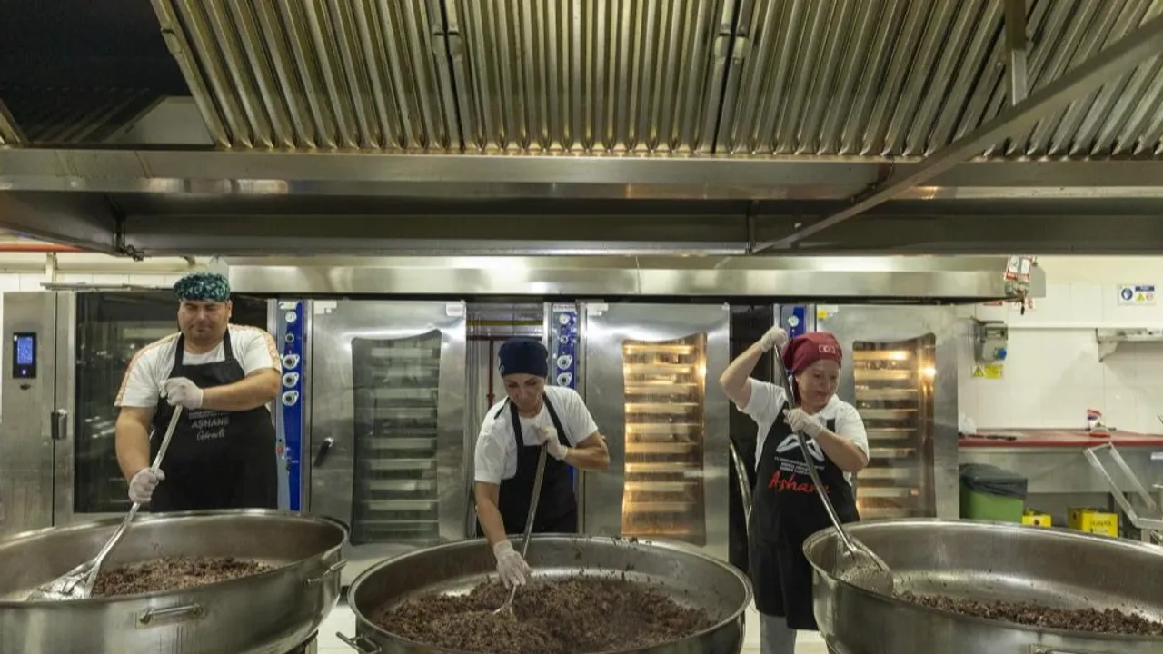 Mersin'de tencereler dayanışma için kaynıyor