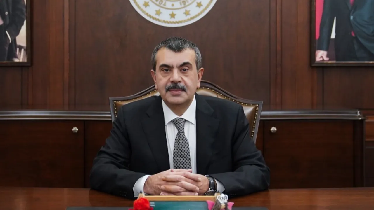 Şehit öğretmen Yılmaz'a Bakan Tekin'den anma mesajı