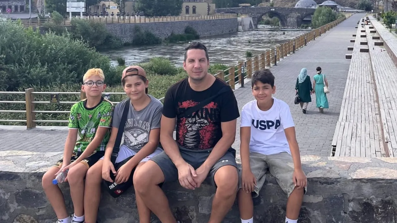 Bostanlıspor'un küçük muaythai sporcuları Kars'ta