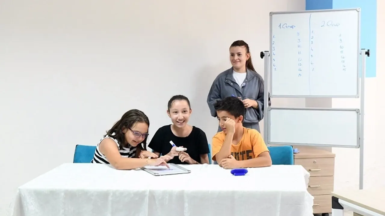 Bursa Osmangazi'de kitap dostları yarıştı