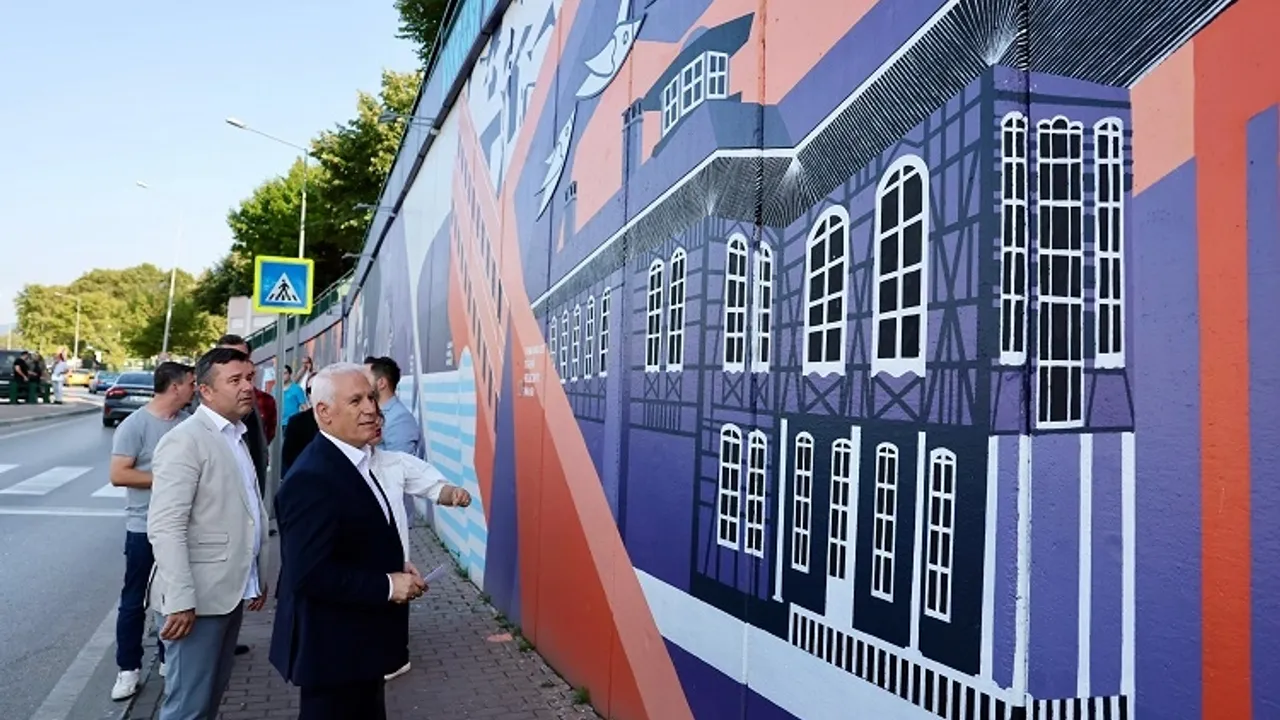 Bursa’nın turizm haritası duvarlarda canlanıyor