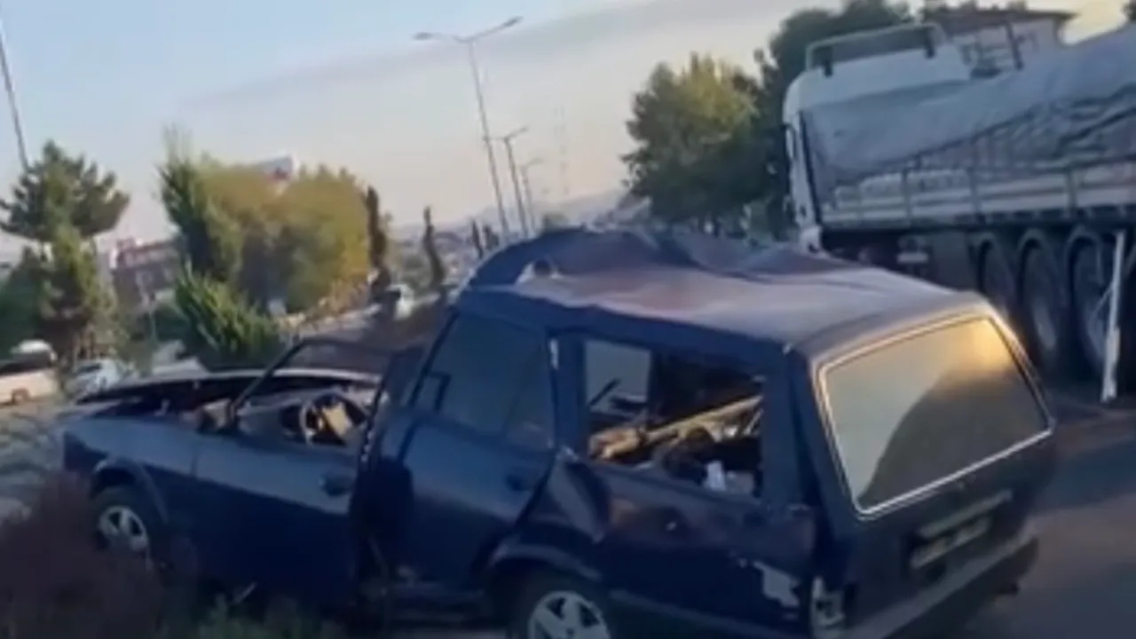 Düzce'de otomobil tıra çarptı!