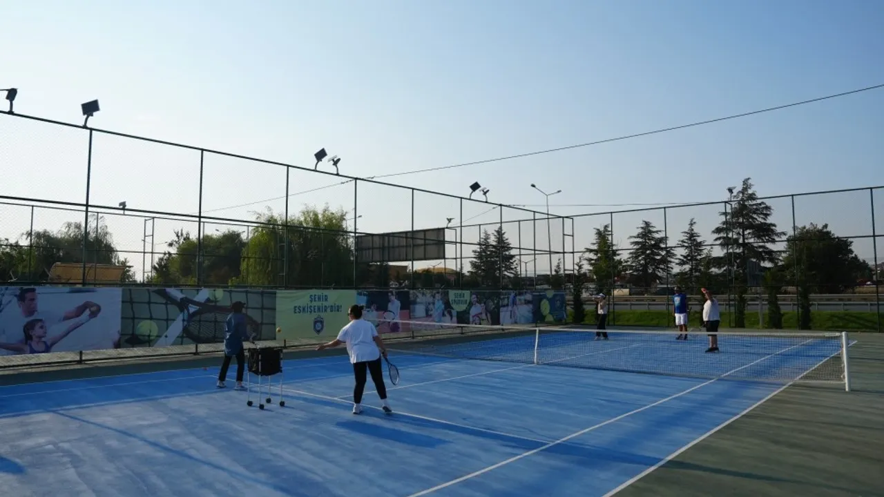 Eskişehir’de yetişkinler için tenis kayıtları başlıyor