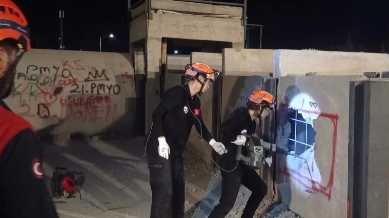 Kahramanmaraş’ta Bacıyan Timi'nden enkaz tatbikatı