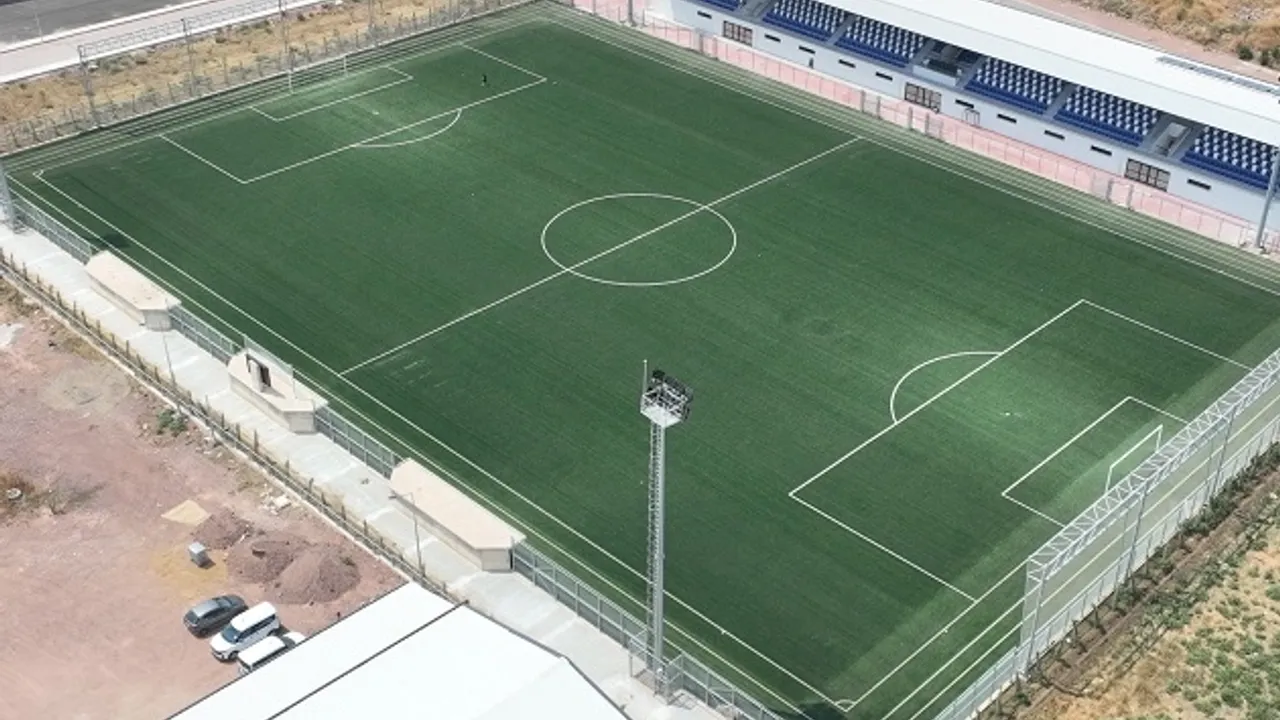 Kocaeli'nde gençler için bir futbol sahası da Alikahya'ya