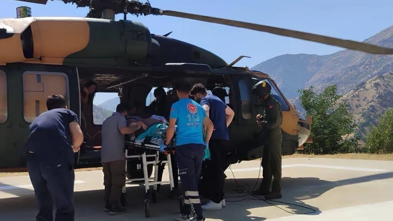 TSK helikopteri, Şemdinli’deki gebeyi Van’a ulaştırdı