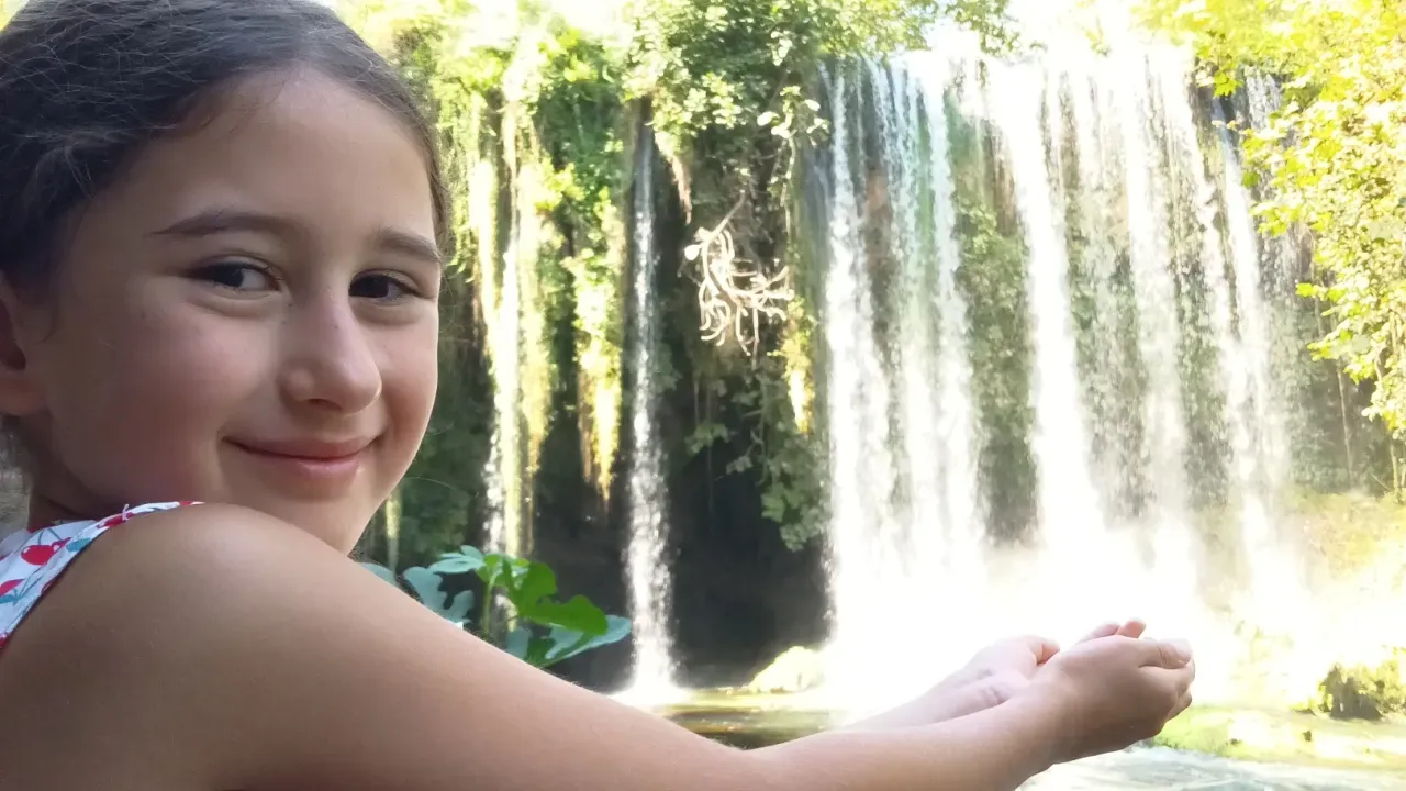 Düden Şelalesi ziyaretçilerin gözdesi