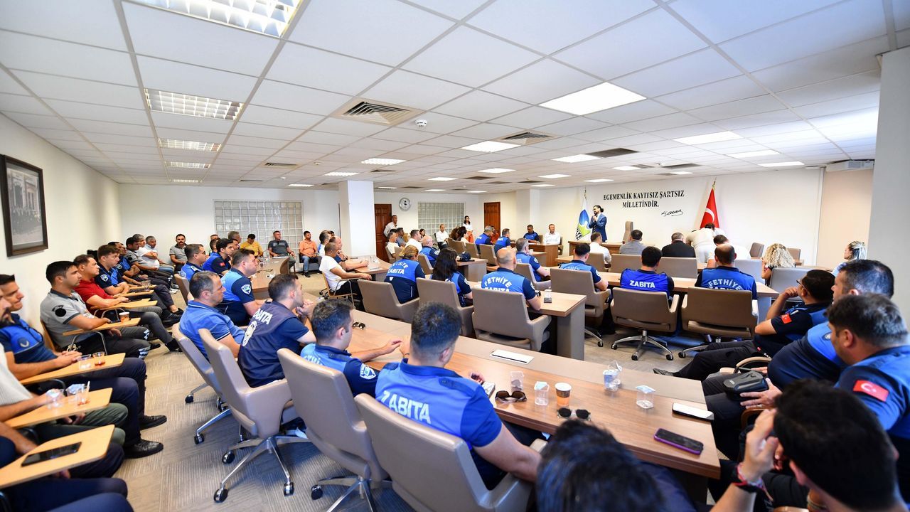 Fethiye Belediyesi personeline iletişim eğitimi