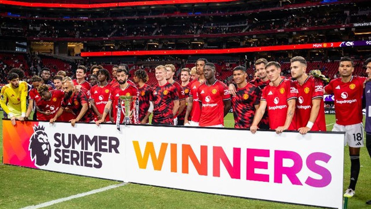 Manchester United, hücum hattı için rekor bonservis ödedi