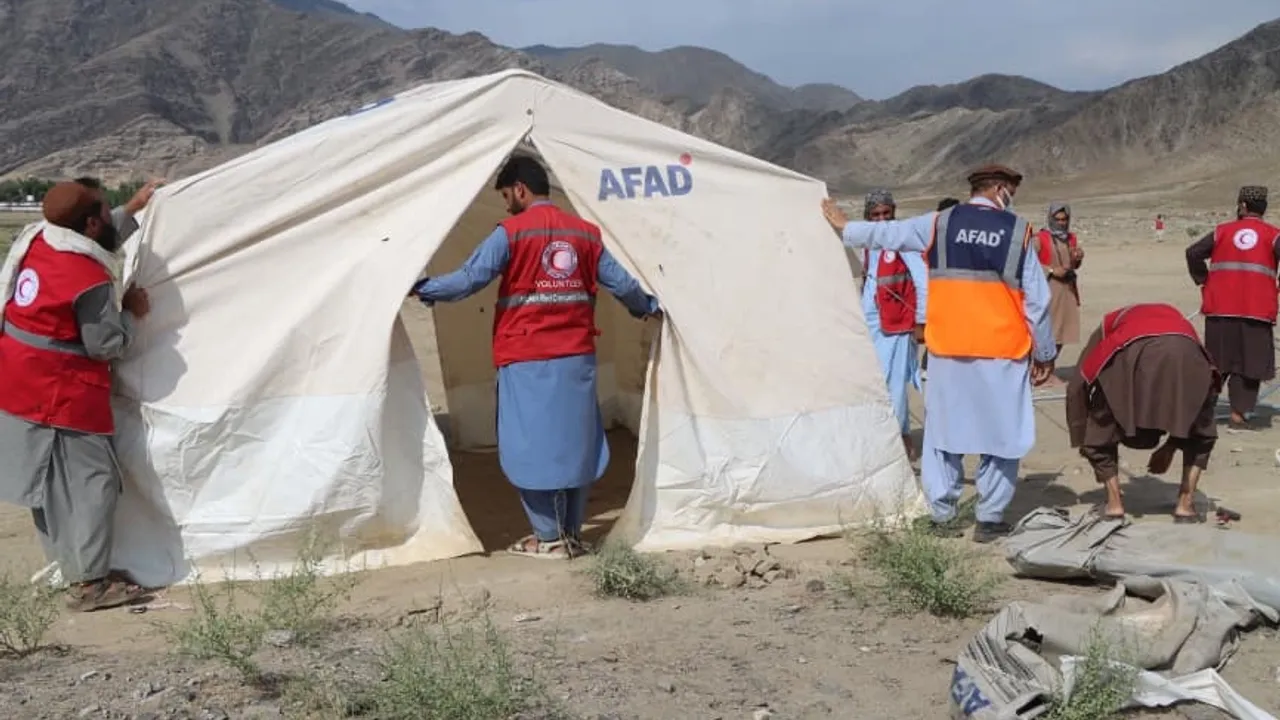 Afganistan Kunar'da çadır kurulumları sürüyor