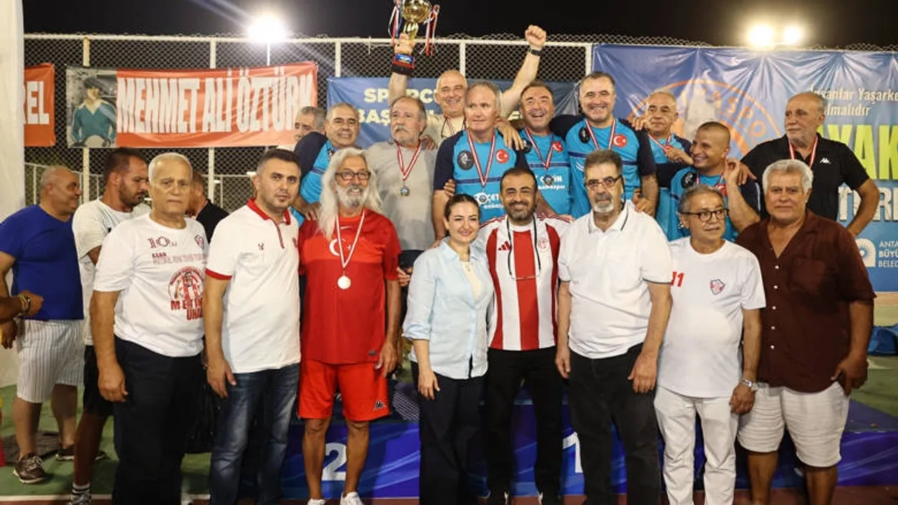 Antalya'da Ayak Tenisi Turnuvası sona erdi