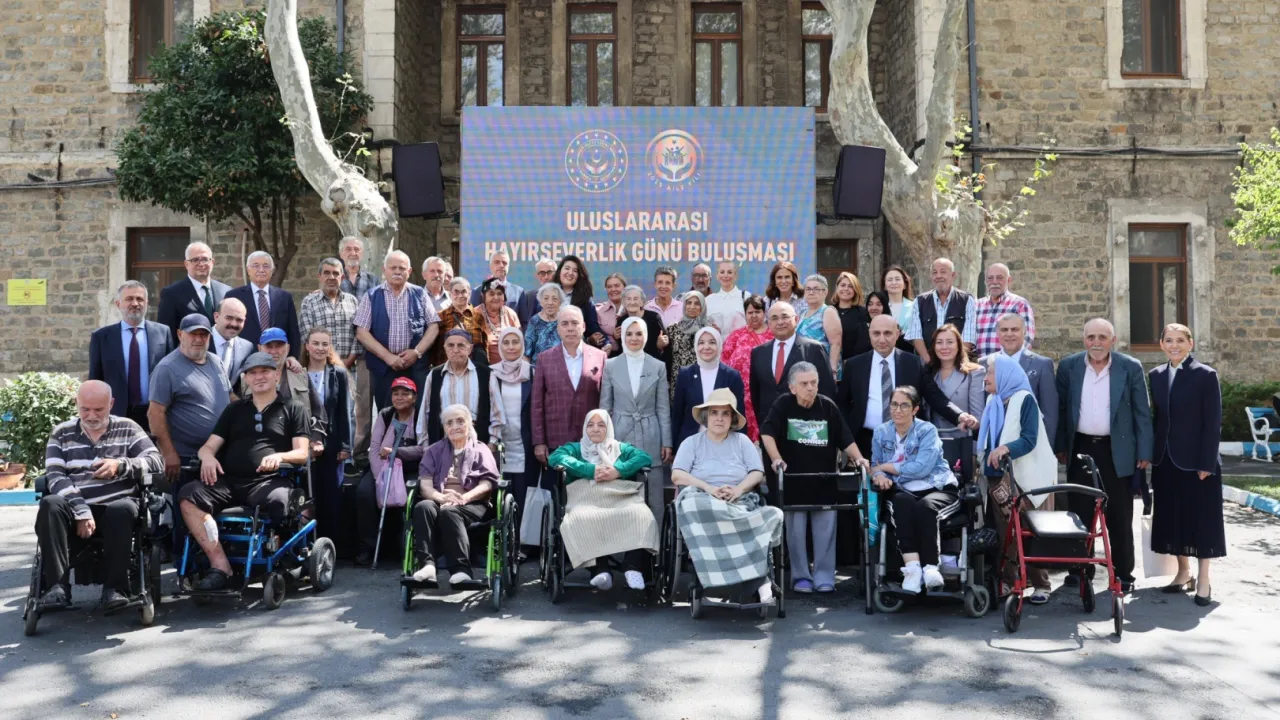 Bakan Göktaş, Darülaceze bağışçılarıyla buluştu