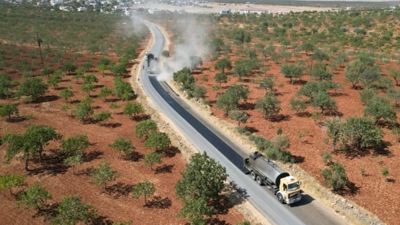 Halfeti’de kırsal yollar yenileniyor