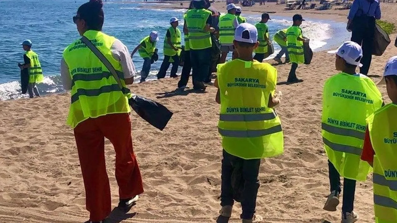 İsveç’teki ‘plogging’ akımı Karasu Sahili'nde