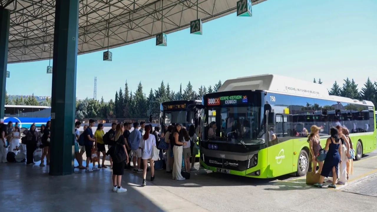 Kocaeli Büyükşehir’in 800CK hattı 105 bin yolcuyla rekor kırdı