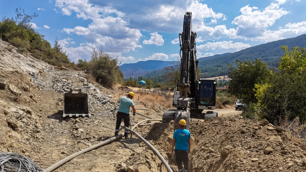 Şehren Mahallesi’ne yeni kaynak ile 2 bin metrelik içme suyu hattı