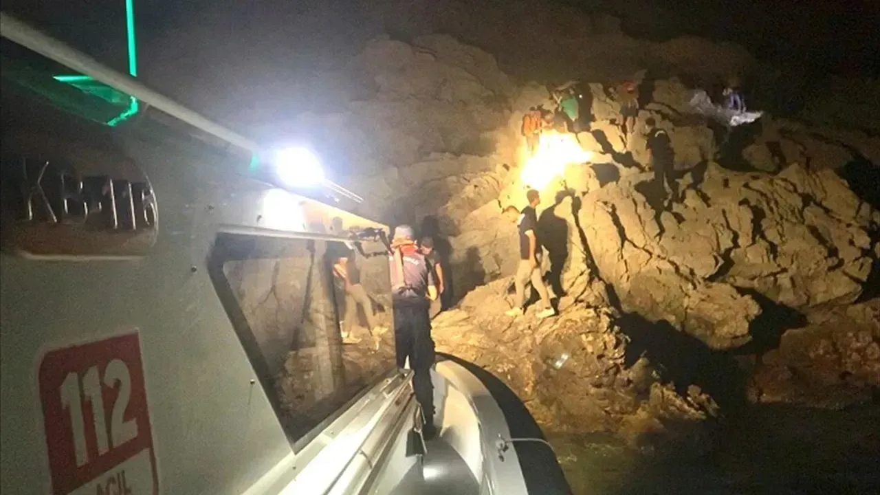 Marmaris’te 16 düzensiz göçmen yakalandı