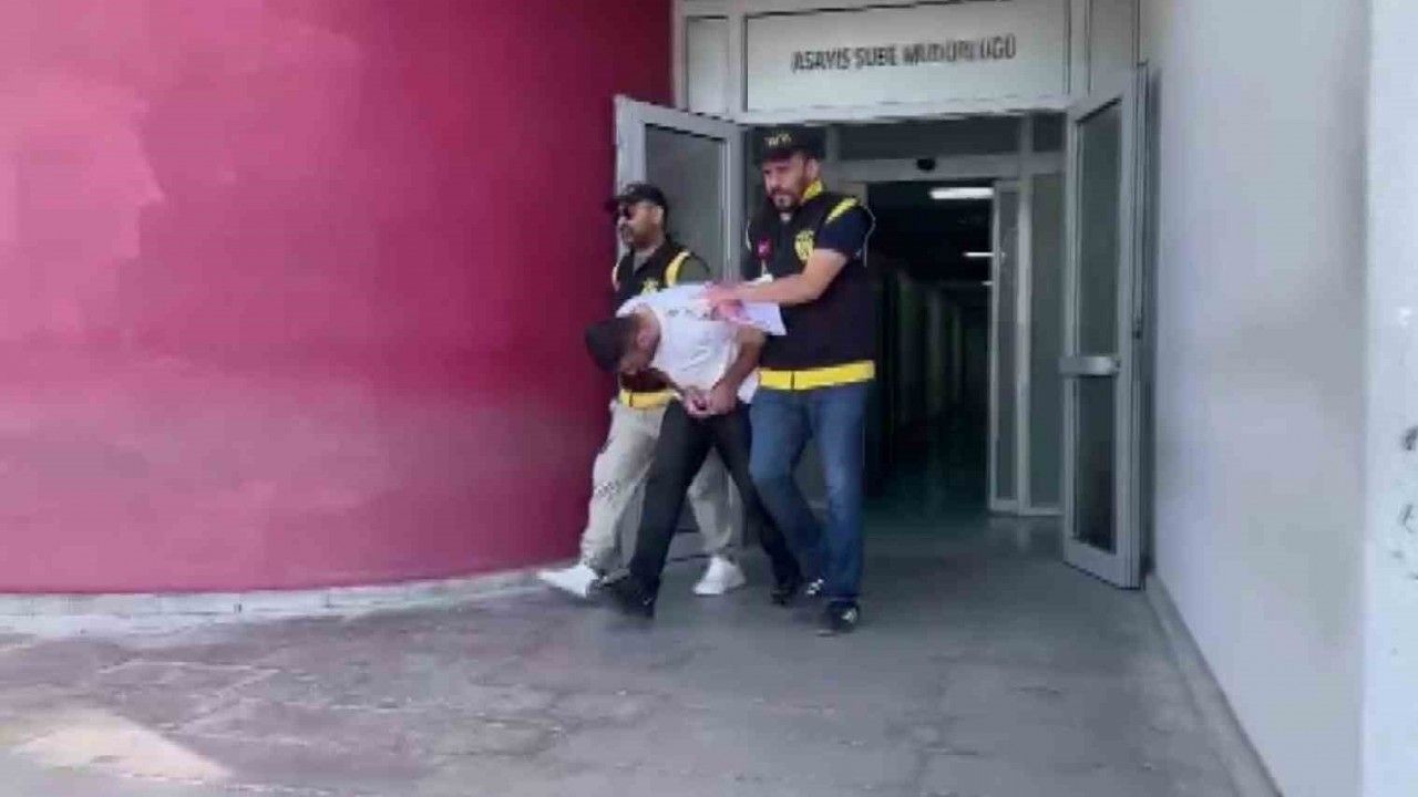 Masaj salonuna fuhuş baskını: Kadınlar gizli geçitten yakalandı