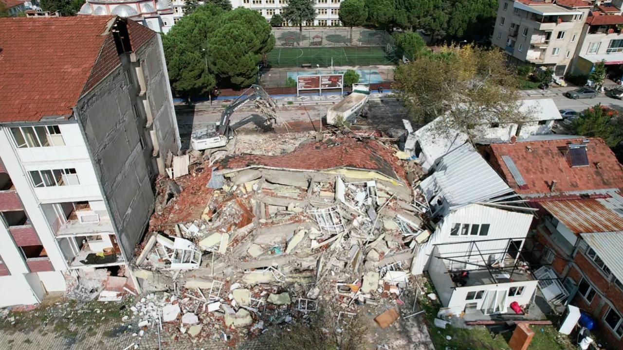 AFAD: Sındırgı'da hasar tespit çalışmaları devam ediyor