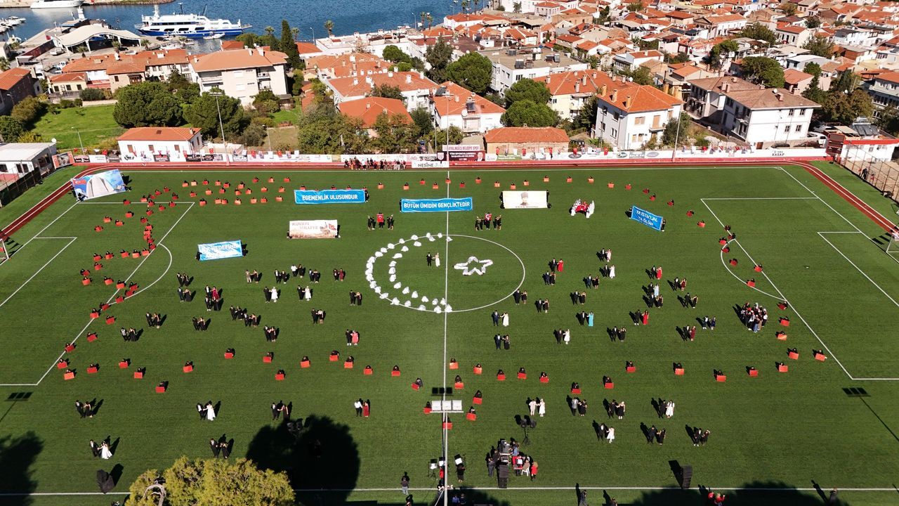 Cumhuriyet Bayramı Ayvalık'ta coşkuyla kutlandı