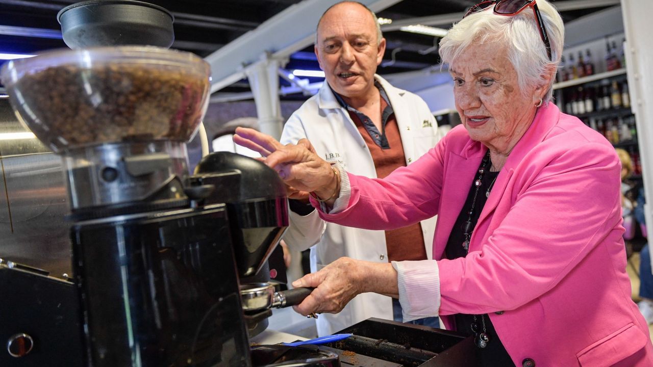 İzmir'de ileri yaş bireyler barista oldu