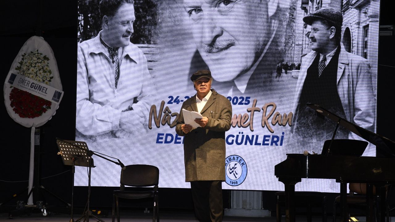 Kuşadası'nda 9 dilden Nazım sesleri