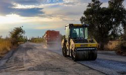 Asfalt çalışmaları devam ediyor, Efeler'in yolları yenileniyor