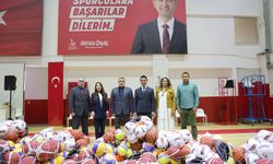 Bayraklı'daki okullara spor malzemesi desteği