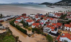 Foça'da selden etkilenenlere nakdi yardım