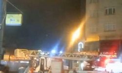 Gebze'de bir binada çatırtı sesleri, itfaiye binayı tahliye ediyor