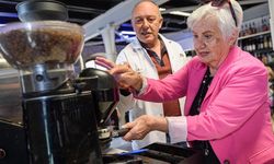 İzmir'de ileri yaş bireyler barista oldu