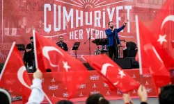 İzmir'i Cumhuriyet coşkusu sardı