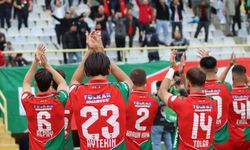 Karşıyaka kötü günleri unuttu küllerinden doğdu