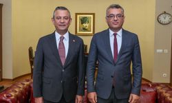 Özel'den KKTC'nin yeni Cumhurbaşkanı Erhürman'a tebrik