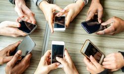 Araştırma: Gençler artık orta yaşlılardan daha mutsuz