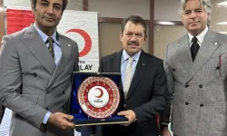 İzmir Adliyesi'nde 'Kan Dostum' kampanyasına yoğun ilgi