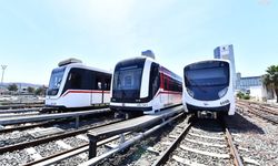 İzmir'de mahalleliden durak talebi: Pankart astılar